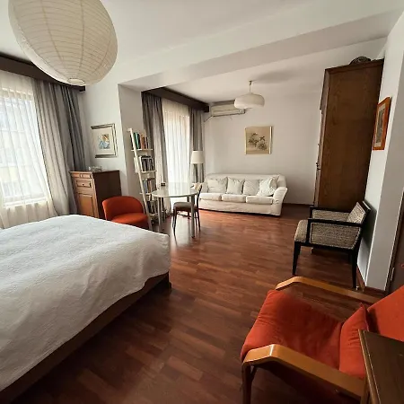 Designer Townhouse In Arnavutkoey, On The Bosphorus