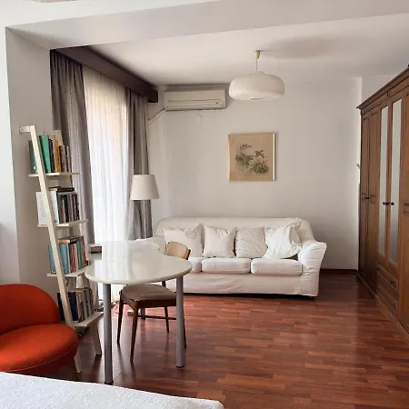 Designer Townhouse In Arnavutkoey, On The Bosphorus *